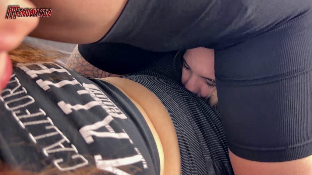 Lezdom Pussy Smothering Closeup