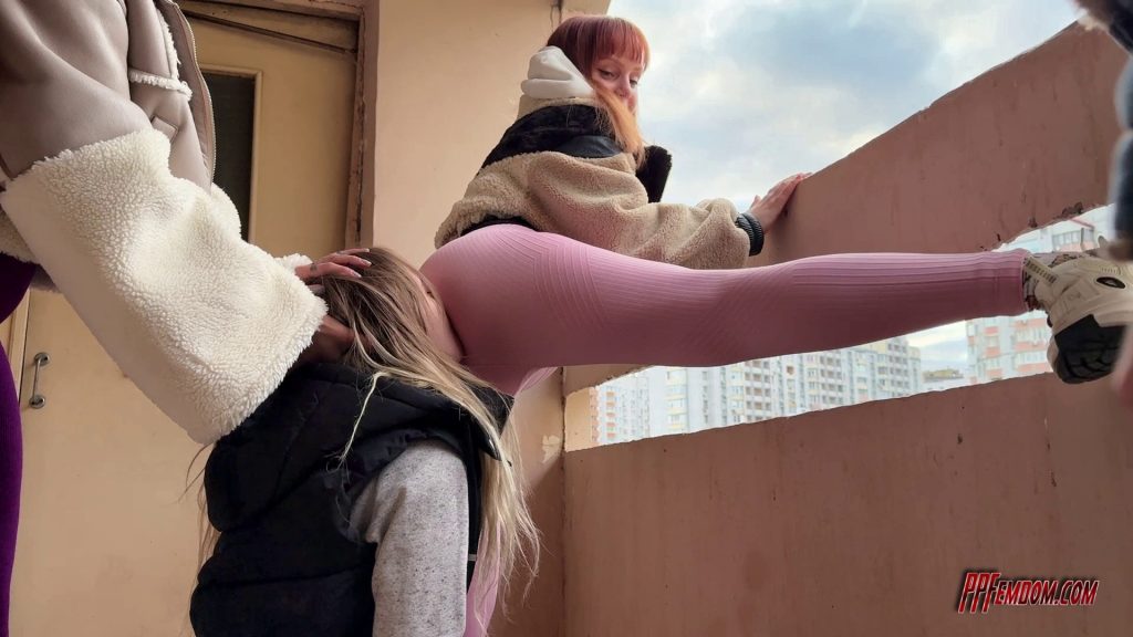 Lesbian Bitch Worship Mistress Kira's Ass In Public Place